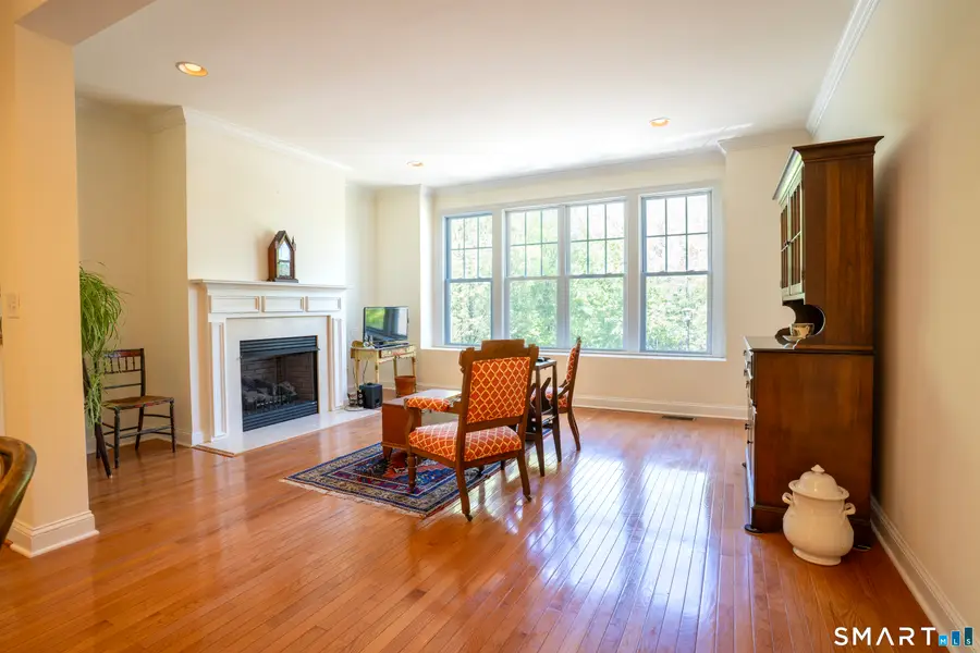 10 Lawrence Avenue #10, Danbury, CT 06810 - #3