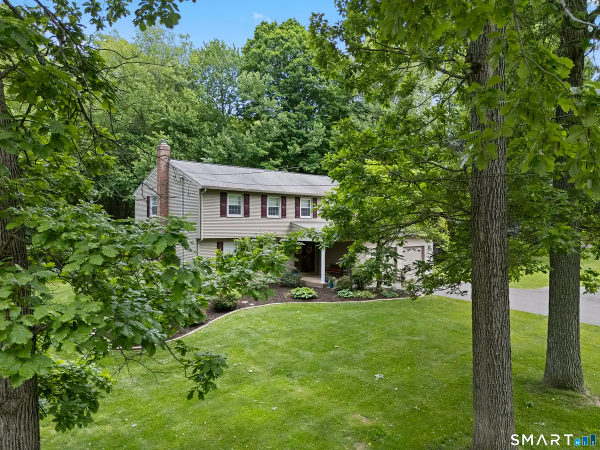 14 Amy Lane, Simsbury, CT 06070 - #1