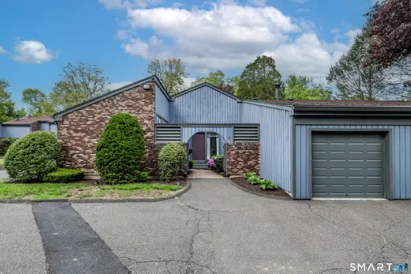 18 Hearthstone Drive, Brookfield, CT 06804