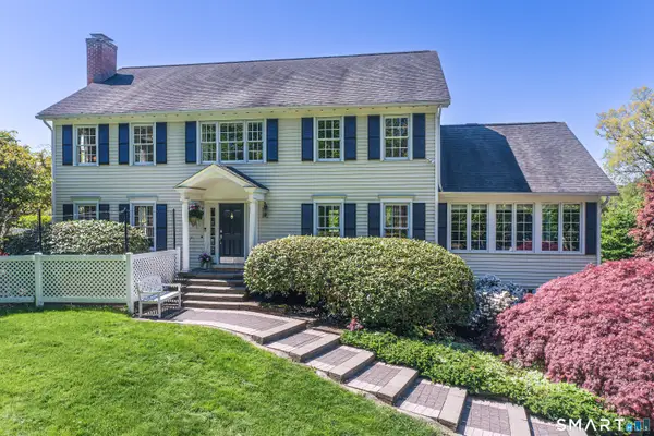 9 Schoolhouse Place, Ridgefield, CT 06877