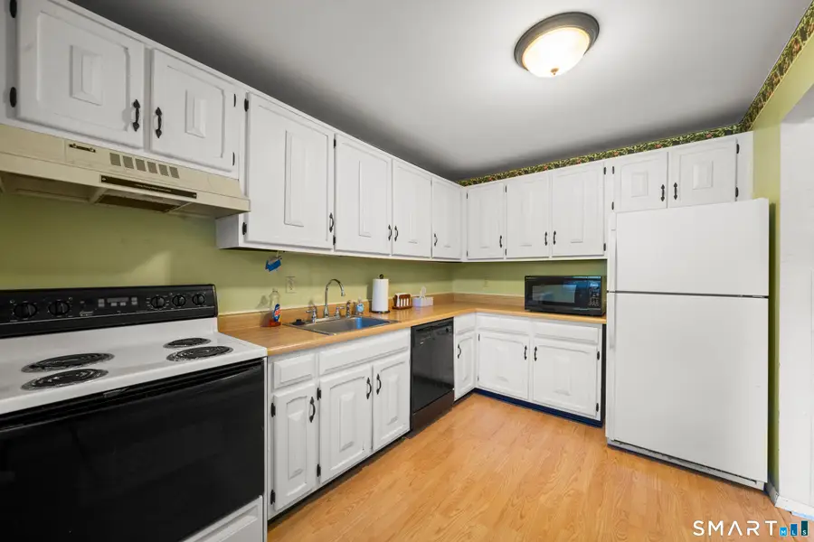 11 Georgetown Drive #E, Enfield, CT 06082 - #3