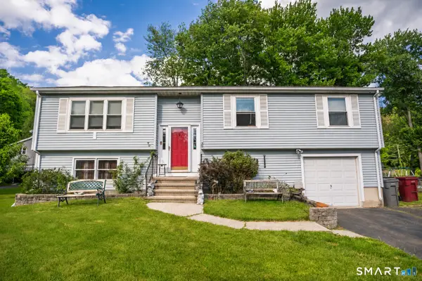 39 Harlow Court, Naugatuck, CT 06770