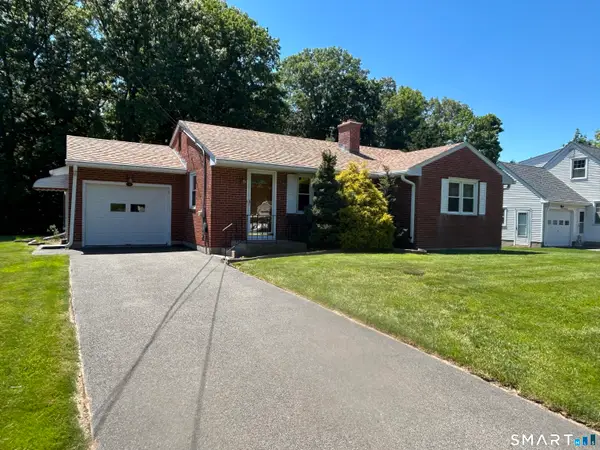 13 Walnut Lane, Wallingford, CT 06492