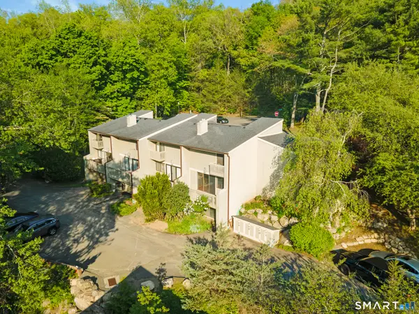 19 Clubhouse Drive #19, Woodbury, CT 06798