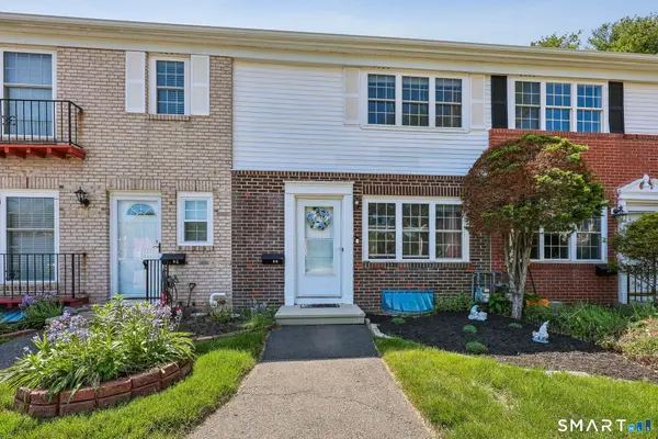 44 Salem Walk #44, Milford, CT 06460