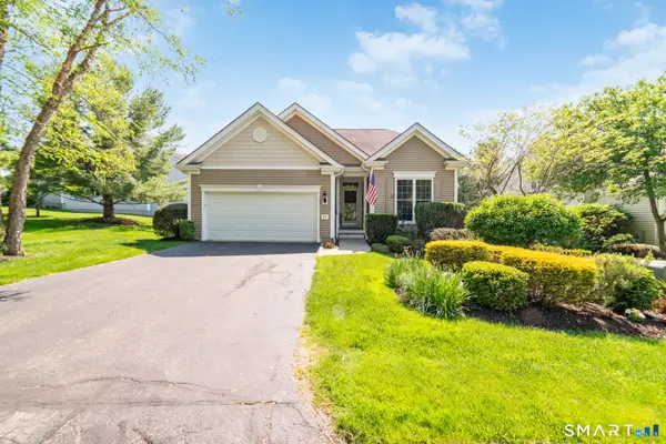 71 Links Way #71, Oxford, CT 06478
