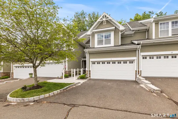 9 Bristol Terrace #9, Danbury, CT 06810