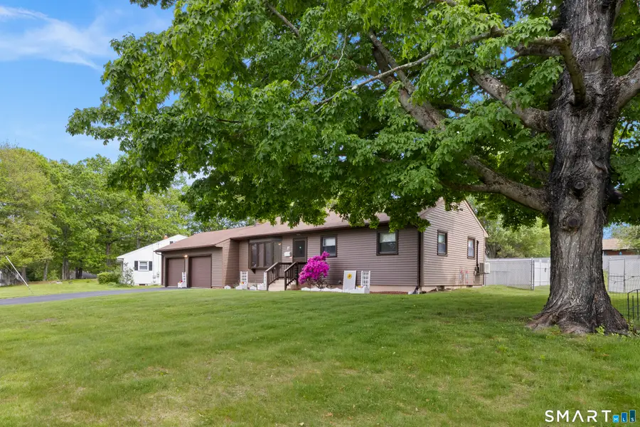 27 Mcintosh Avenue, Uncasville, CT 06382 - #2
