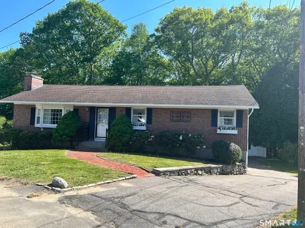 21 Parklawn Circle, Waterbury, CT 06708