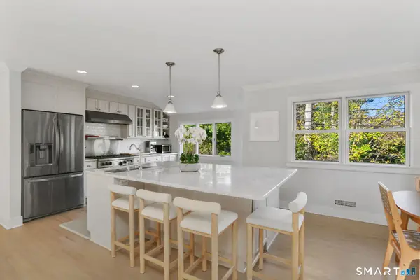 6 Meadowbank Road, Greenwich, CT 06870