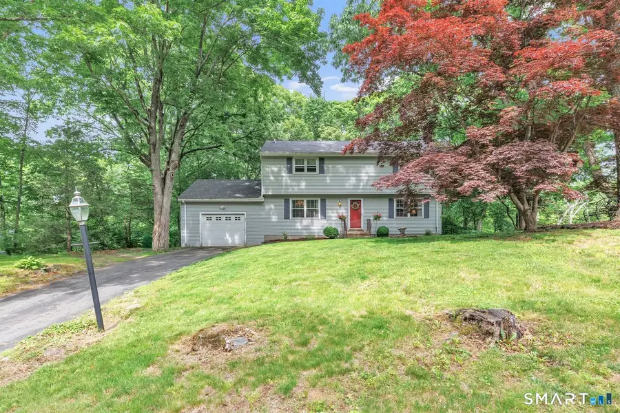 21 Overlook Place, Trumbull, CT 06611 - #2