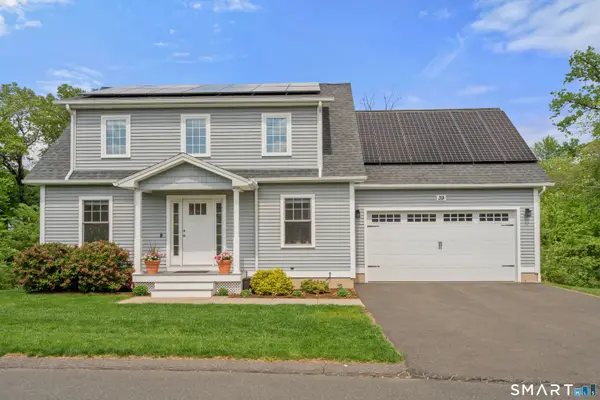 39 Chapman Chase #39, Windsor Locks, CT 06096