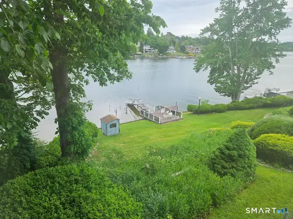 68 Arrowhead Road, Brookfield, CT 06804
