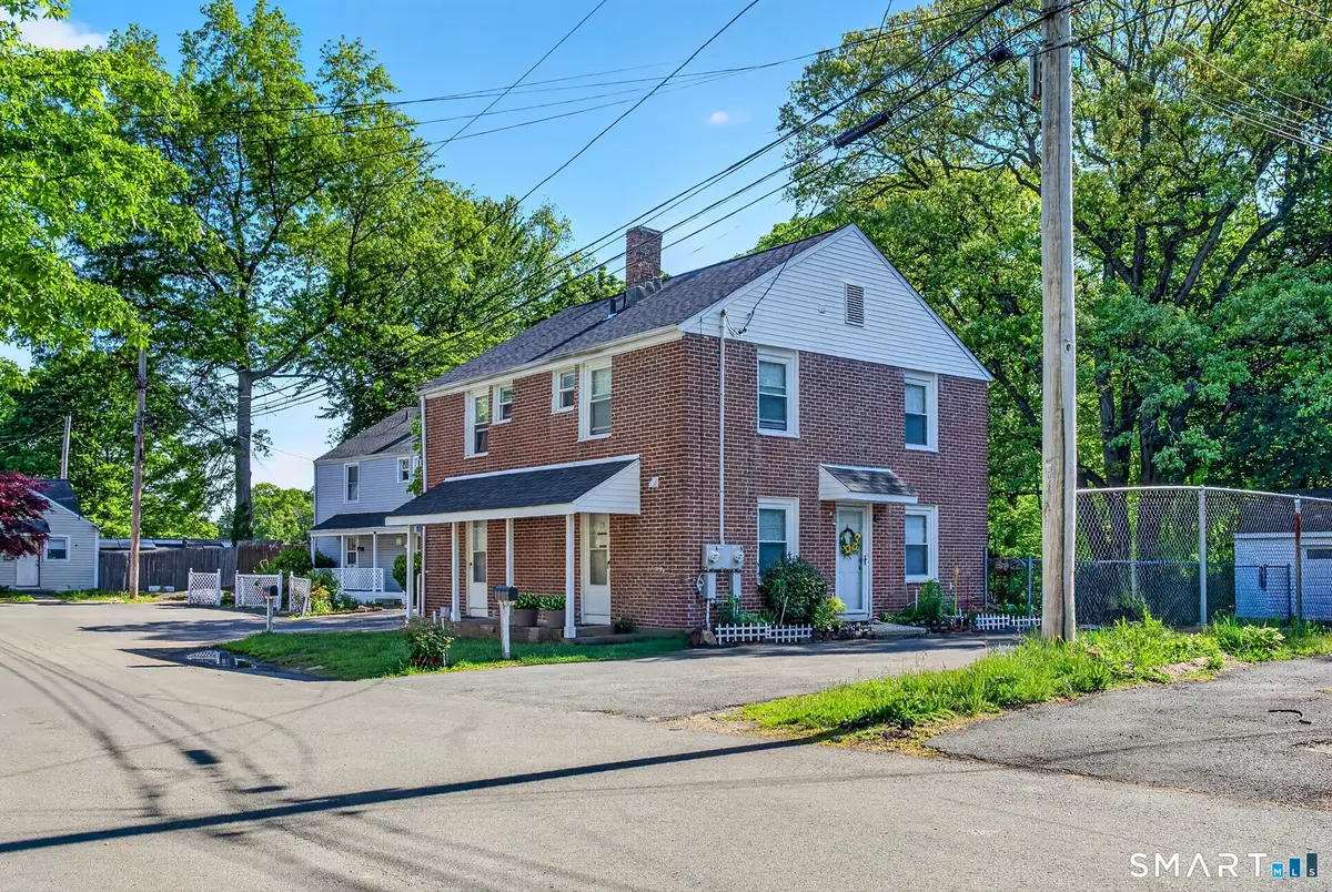 180 Dupont Place, Bridgeport, CT 06611 - #1
