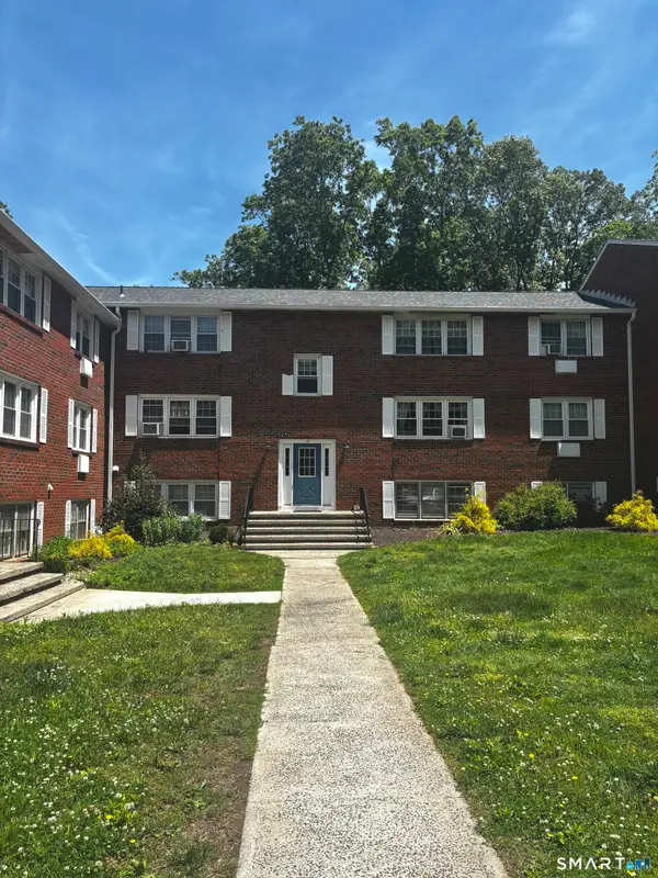 39 Briarwood Lane #A, Branford, CT 06405