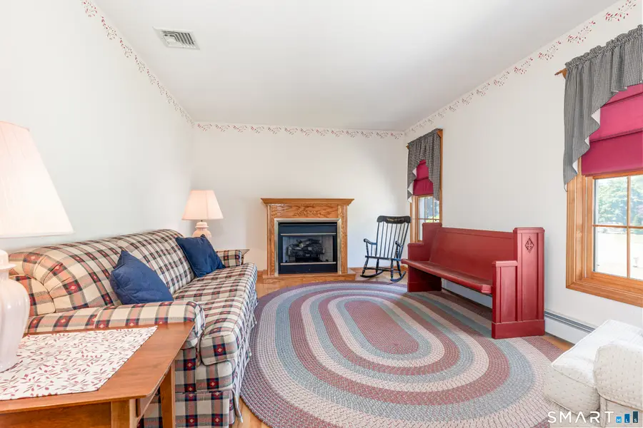 23 Sara Circle, North Haven, CT 06473 - #2