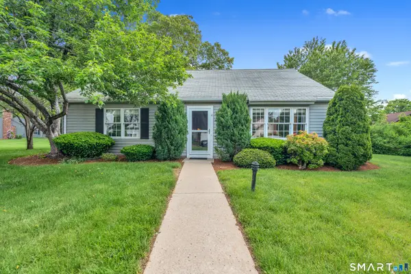4 Aylesbury Circle #4, Madison, CT 06443