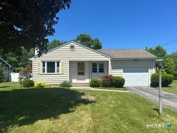 5 Maple Court, Waterford, CT 06385