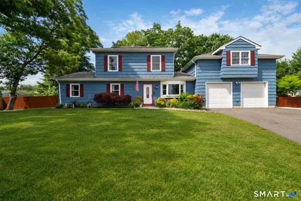 45 Carriage Lane, Milford, CT 06460
