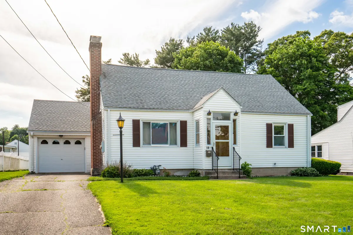 19 Newgate Street, West Hartford, CT 06110 - #1