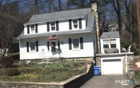 34 Fern Circle, Waterbury, CT 06704