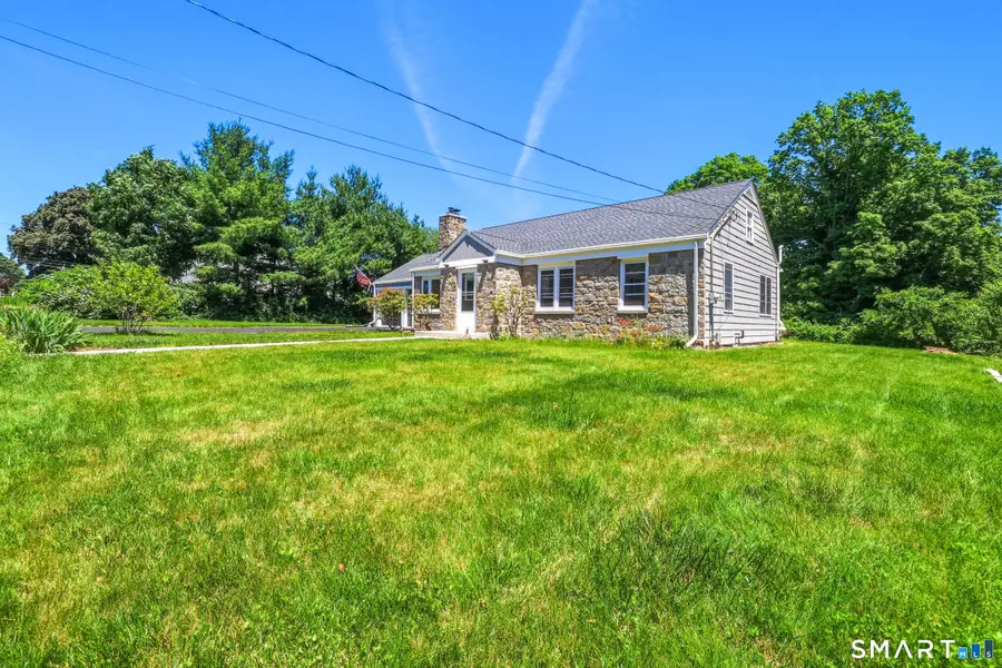 24 Crown Street, Trumbull, CT 06611 - #2