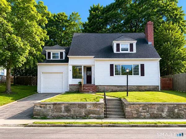 30 Crest Street, New London, CT 06320