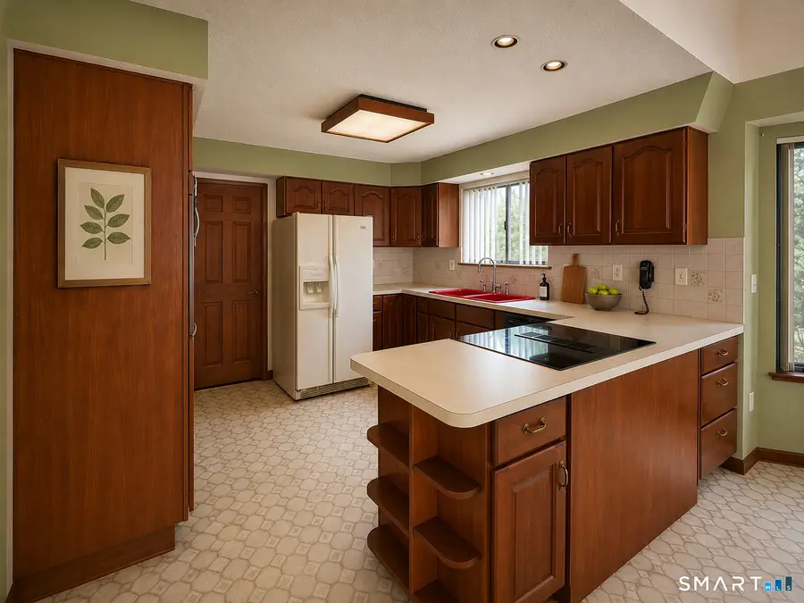 4 Taagan Point Road, Danbury, CT 06811 - #3