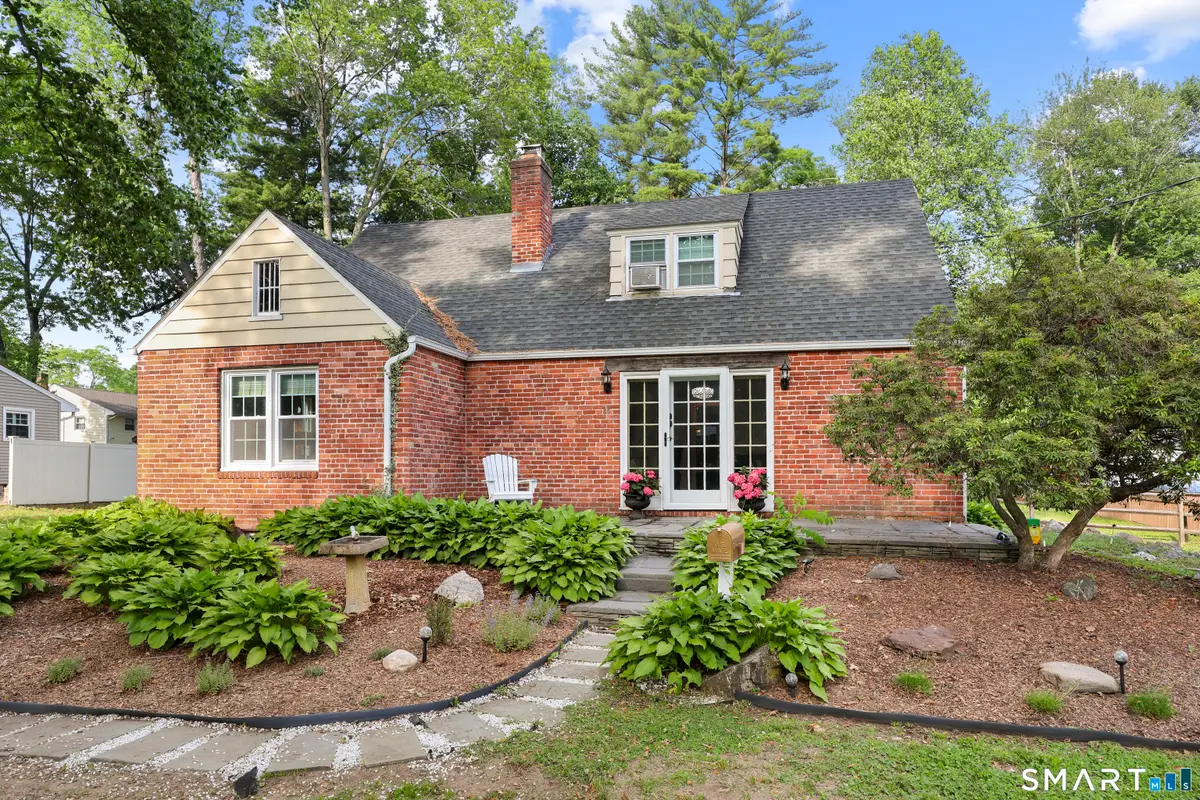 26 Fernbel Lane, West Hartford, CT 06107 - #1