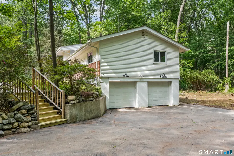 19 Fawn Drive, Woodbridge, CT 06525 - #3
