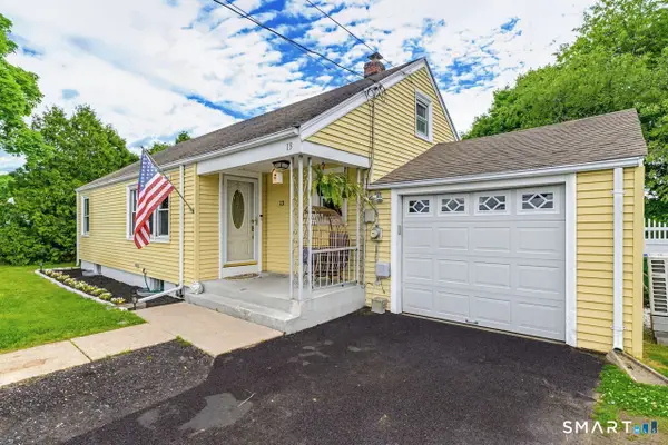 13 Miner Avenue, Waterford, CT 06385