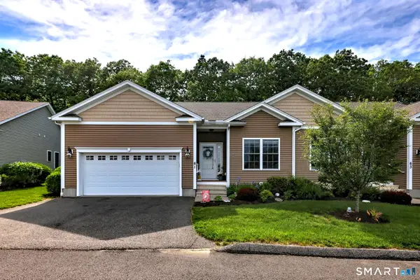61 Pondview Circle #61, Beacon Falls, CT 06403