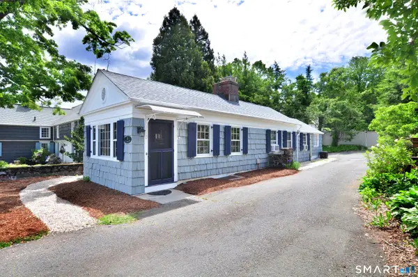 10 Toll House Lane, West Hartford, CT 06117