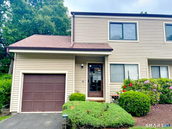 35 Deer Run #35, Bethel, CT 06801
