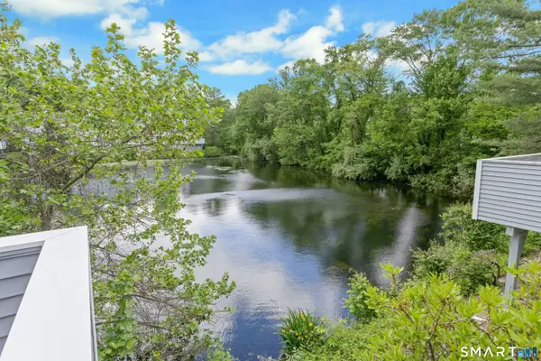 70 Wilton Crest #70, Wilton, CT 06897