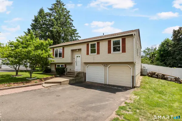 11 Costanzo Court, Hamden, CT 06518