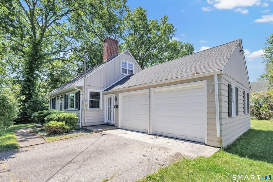 105 Castle Drive, Stratford, CT 06614 - #3