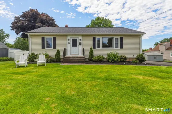 35 Birchwood Square, Stratford, CT 06614