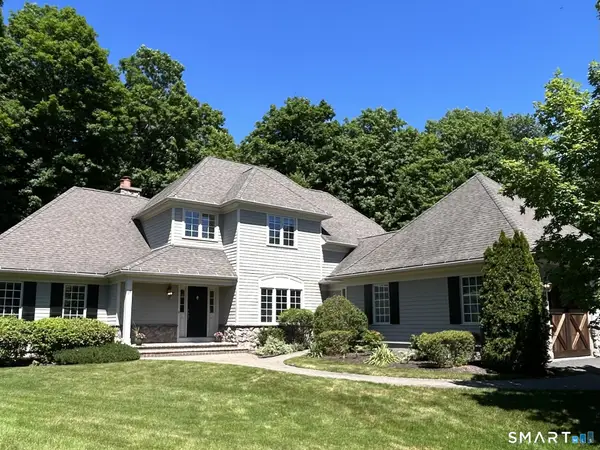 38 Avalon Drive, Middlebury, CT 06762