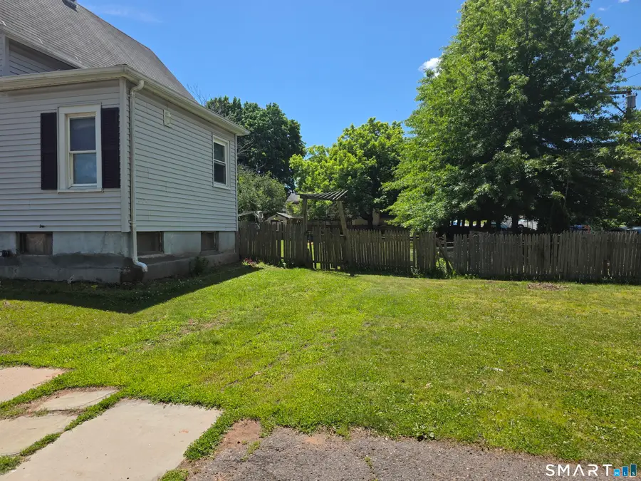 28 Pine Street, Meriden, CT 06451 - #2