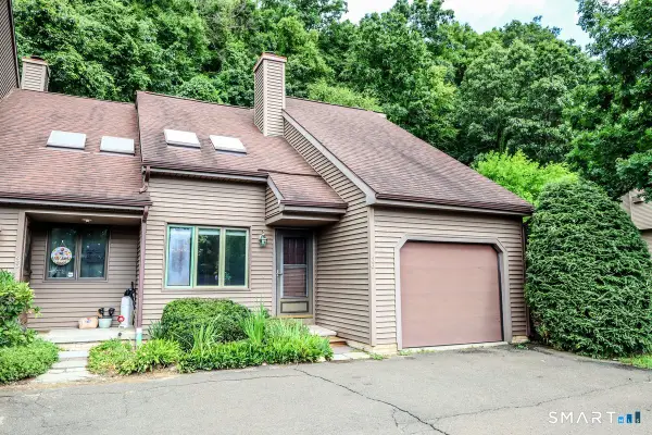 36 Twin Oaks #36, New Milford, CT 06776