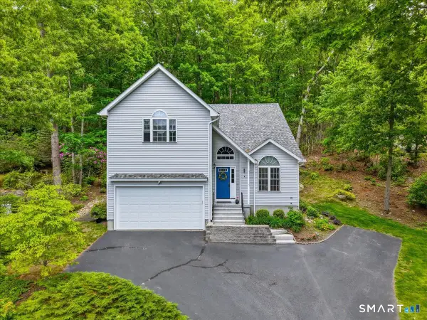 30 Yorkshire Drive, Waterford, CT 06385