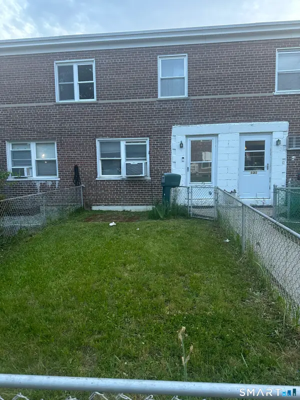 Bld 35 Court D Court #133, Bridgeport, CT 06610