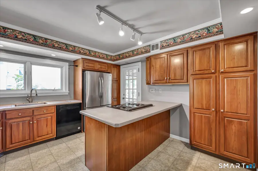 62 Hillcrest Terrace, Meriden, CT 06450 - #3