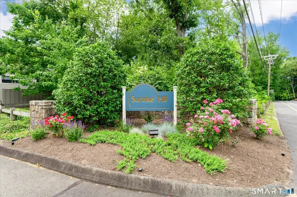 213 Sunrise Hill Lane #213, Norwalk, CT 06851
