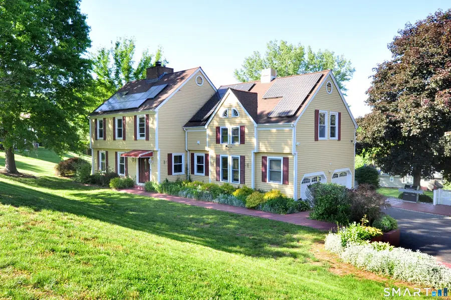 10 Breezy Knoll Drive, Bloomfield, CT 06002 - #2