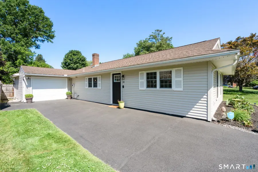 31 Cowan Street, Suffield, CT 06078 - #3