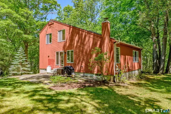 81 White Plains Road, Norwich, CT 06360