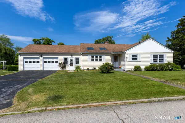 22 Jordan Terrace, Waterford, CT 06385