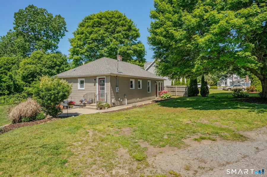 17 Lathrop Road, Oxoboxo River, CT 06382 - #3